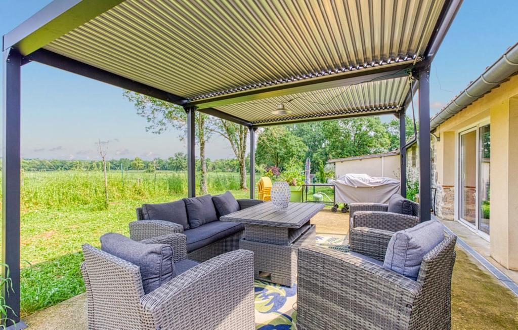 Belle Quercynoise Piscine Jacuzzi Partages Septfonds Exterior foto
